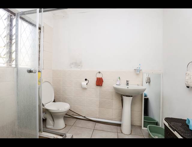 400M² BUILDING FOR SALE IN ESSENWOOD